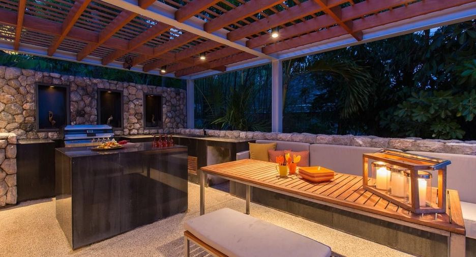 For sale 4 bedrooms villa in Kathu, Phuket