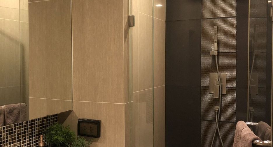 For rent 1 bed condo in Khlong Toei, Bangkok