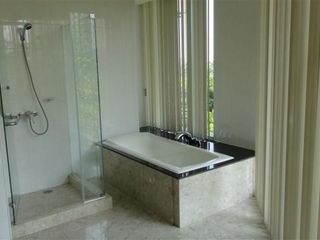 For rent 5 bedrooms condo in Yan Nawa, Bangkok