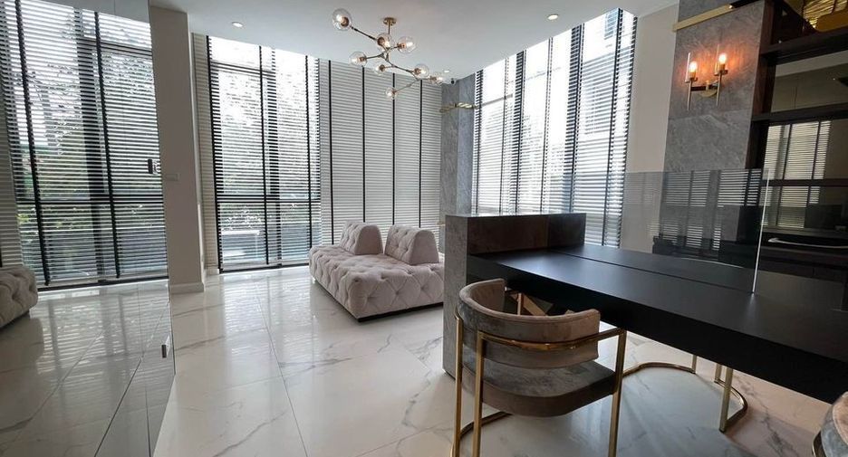For rent 3 bedrooms townhouse in Bueng Kum, Bangkok