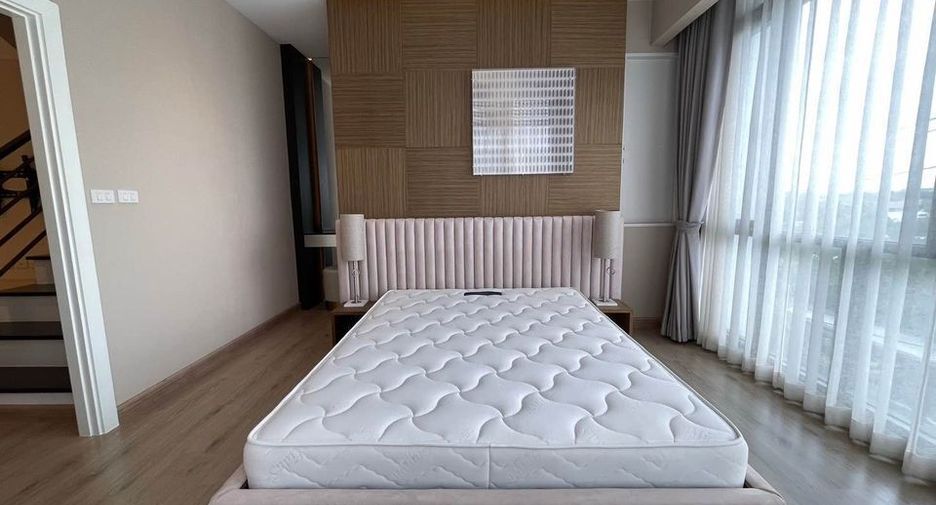 For rent 3 bedrooms townhouse in Bueng Kum, Bangkok
