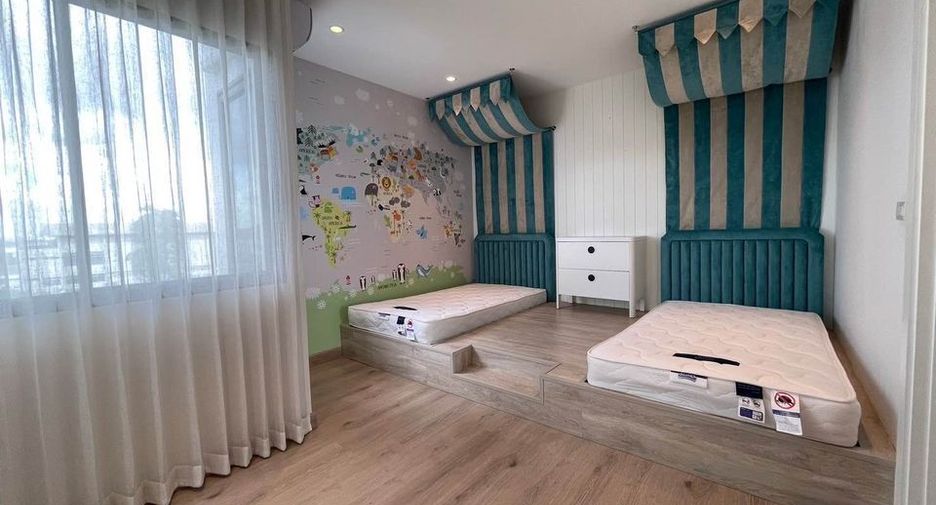 For rent 3 bedrooms townhouse in Bueng Kum, Bangkok