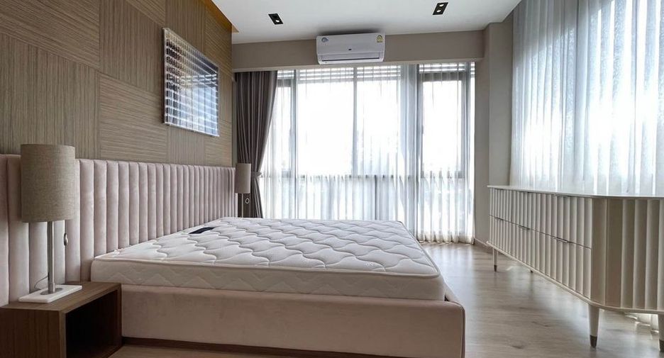 For rent 3 bedrooms townhouse in Bueng Kum, Bangkok