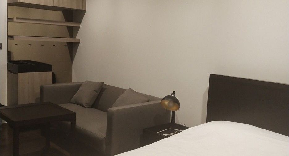 For rent studio condo in Pathum Wan, Bangkok