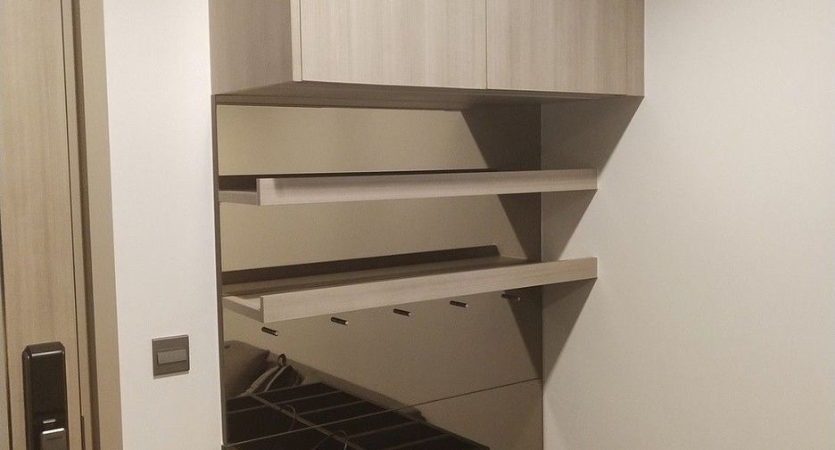 For rent studio condo in Pathum Wan, Bangkok