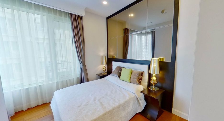 For rent 2 bedrooms condo in Pathum Wan, Bangkok