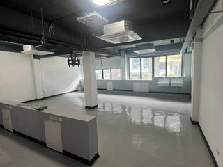 Аренда 10 спальни торговое помещение в Кхлонг Тоеи, Бангкок