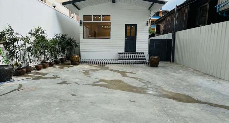 For rent 1 bed house in Sathon, Bangkok