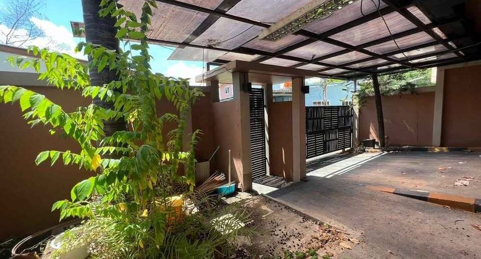 For sale and for rent 4 bedrooms townhouse in Mueang Phuket, Phuket