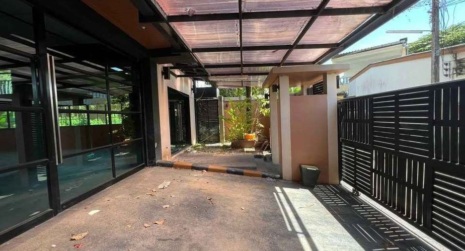 For sale and for rent 4 bedrooms townhouse in Mueang Phuket, Phuket