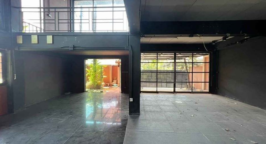 For sale and for rent 4 bedrooms townhouse in Mueang Phuket, Phuket