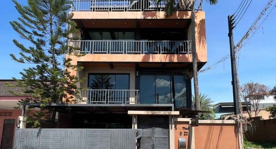For sale and for rent 4 bedrooms townhouse in Mueang Phuket, Phuket