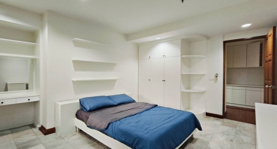 Condo en alquiler de 3 habitaciones en Khlong Toei, Bangkok
