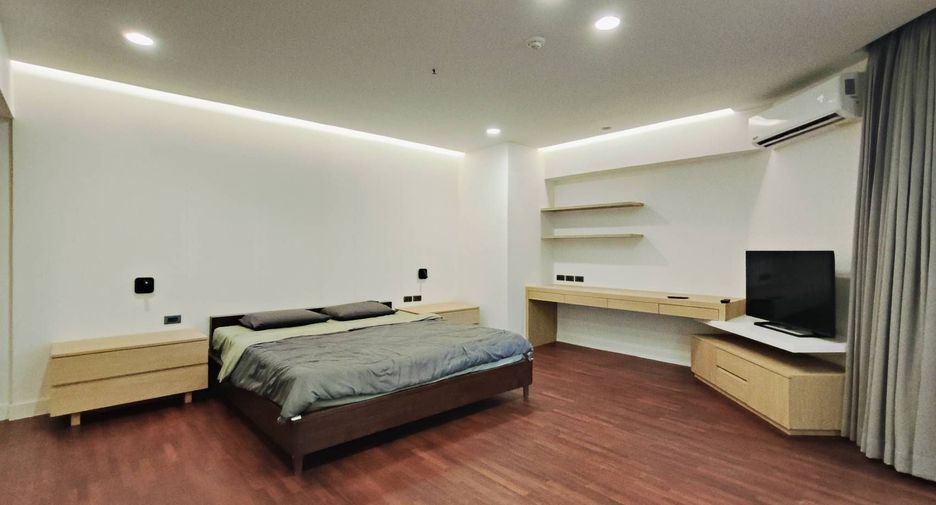 Condo en alquiler de 3 habitaciones en Khlong Toei, Bangkok