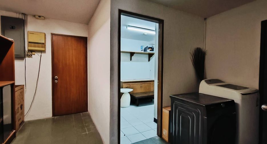 Condo en alquiler de 3 habitaciones en Khlong Toei, Bangkok