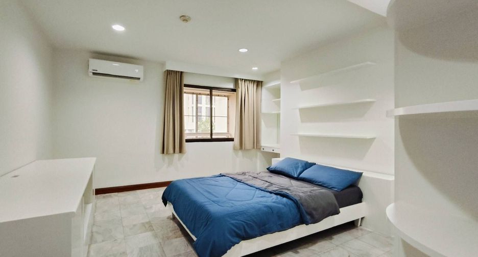 Condo en alquiler de 3 habitaciones en Khlong Toei, Bangkok