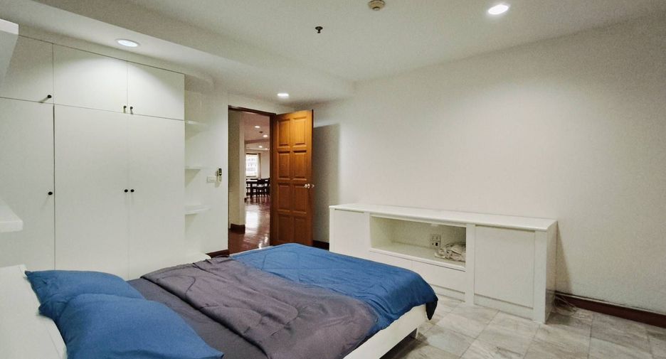 Condo en alquiler de 3 habitaciones en Khlong Toei, Bangkok