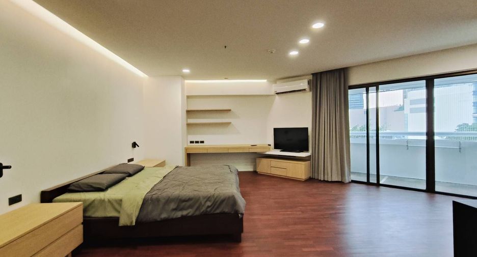 Condo en alquiler de 3 habitaciones en Khlong Toei, Bangkok