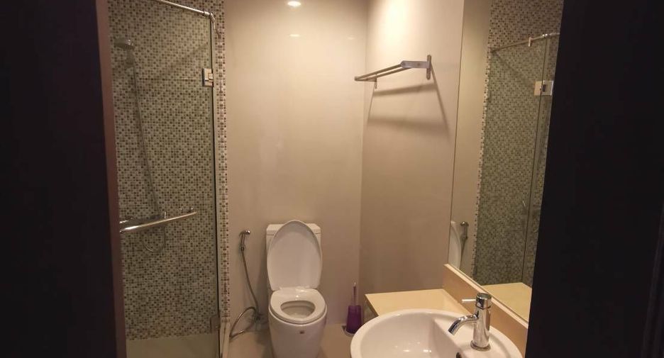 Wohnung zur Miete mit 2 Zimmer in Pathum Wan, Bangkok