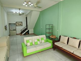 For rent 3 bedrooms townhouse in Yan Nawa, Bangkok