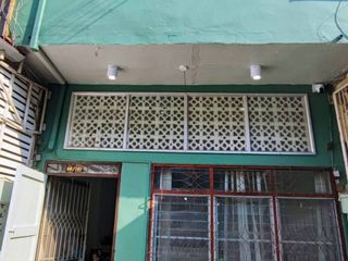 For rent 3 bedrooms townhouse in Yan Nawa, Bangkok