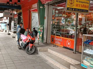 For rent retail Space in Din Daeng, Bangkok
