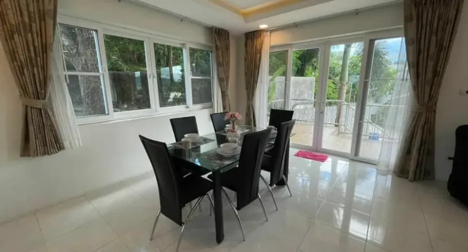 For rent 2 bedrooms townhouse in Mueang Phuket, Phuket
