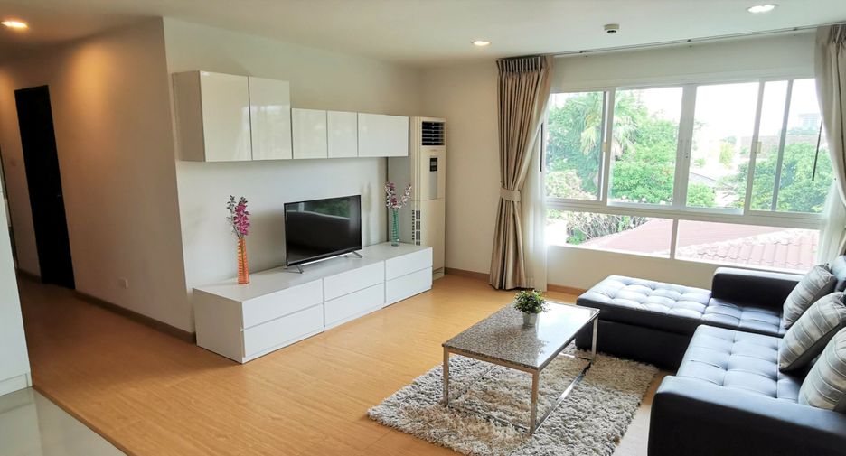 For rent 2 bedrooms apartment in Watthana, Bangkok