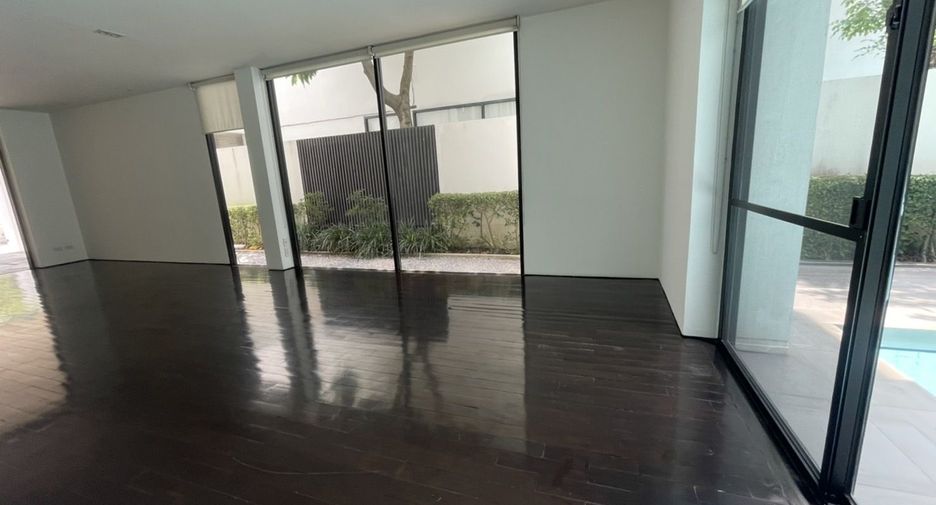Casa en alquiler de 4 habitaciones en Watthana, Bangkok