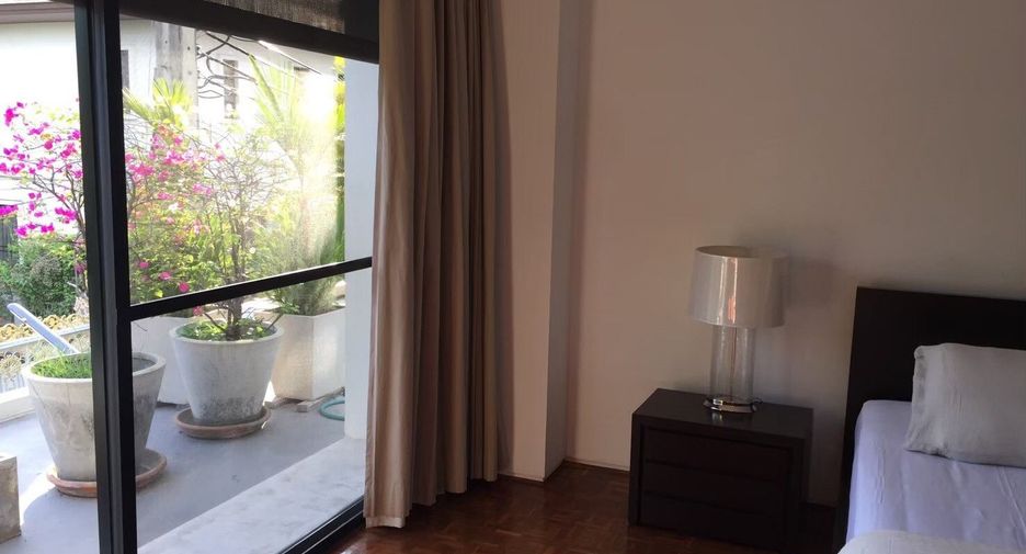 Casa en alquiler de 4 habitaciones en Watthana, Bangkok