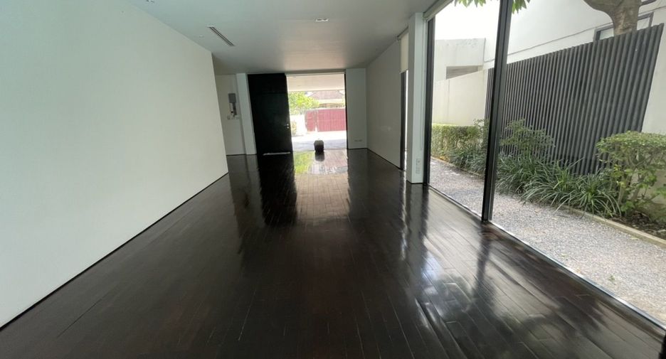 Casa en alquiler de 4 habitaciones en Watthana, Bangkok