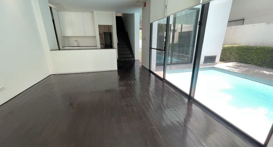 Casa en alquiler de 4 habitaciones en Watthana, Bangkok