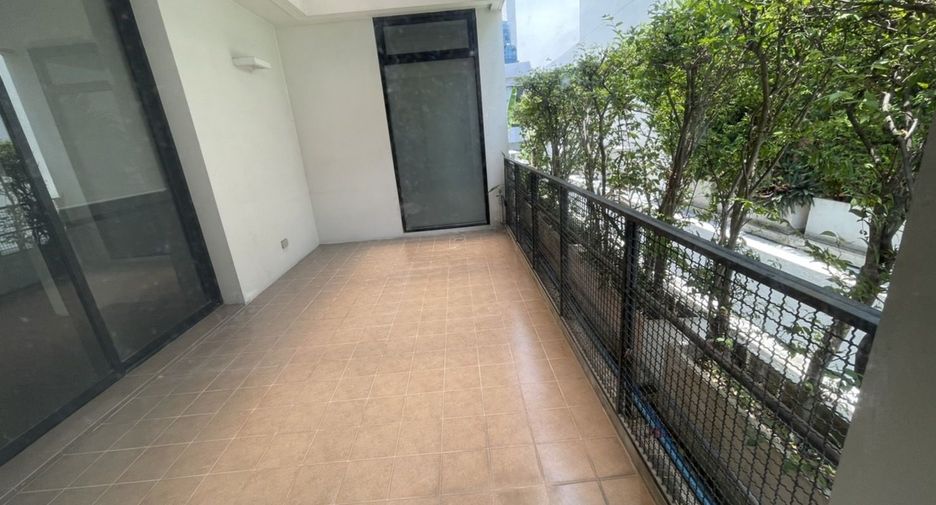 Casa en alquiler de 4 habitaciones en Watthana, Bangkok
