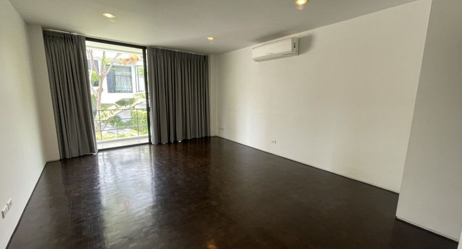 Casa en alquiler de 4 habitaciones en Watthana, Bangkok