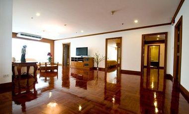 For rent 4 bedrooms condo in Khlong Toei, Bangkok