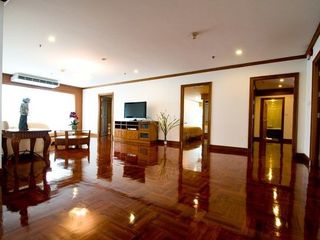 Wohnung zur Miete mit 4 Zimmer in Khlong Toei, Bangkok
