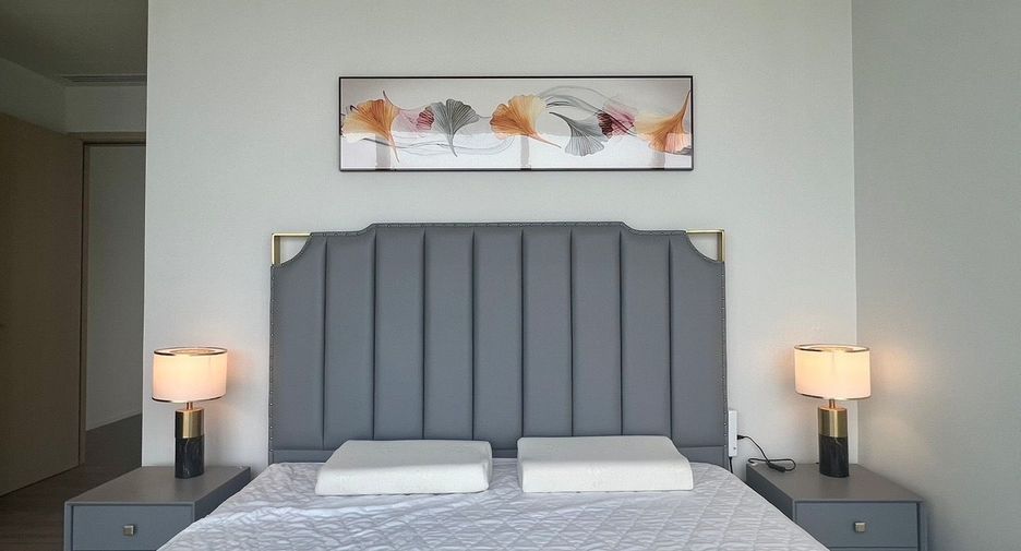 For rent 2 bedrooms condo in Sathon, Bangkok