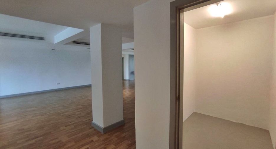 Apartment zur Miete mit 3 Zimmer in Watthana, Bangkok