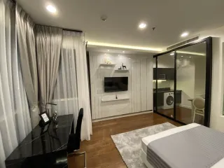 For rent studio condo in Pathum Wan, Bangkok