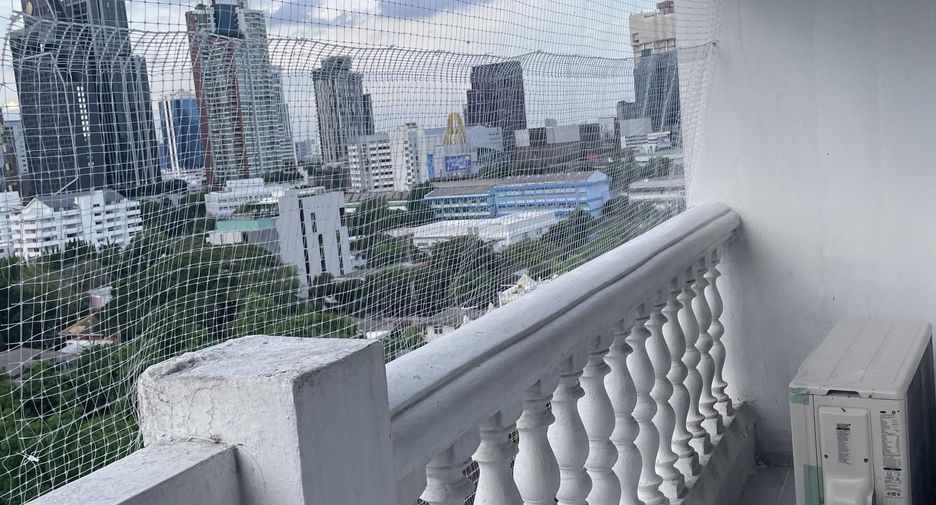 For rent studio apartment in Khlong Toei, Bangkok
