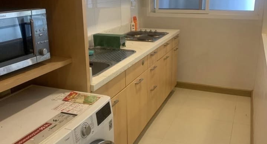 For rent 2 bedrooms condo in Watthana, Bangkok