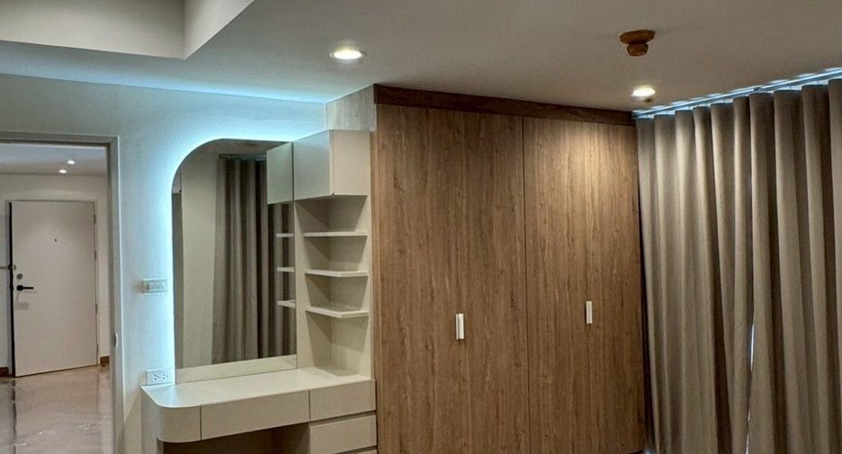 For rent studio condo in Huai Khwang, Bangkok