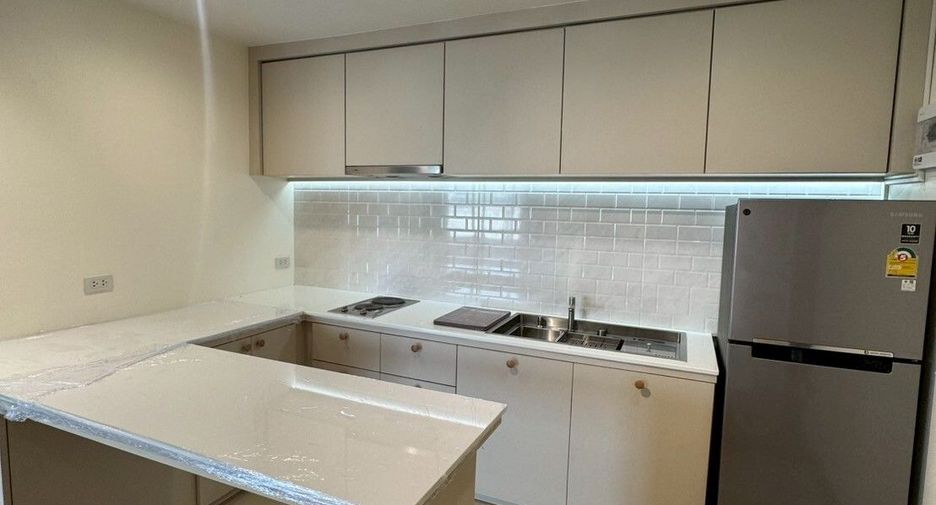 For rent studio condo in Huai Khwang, Bangkok
