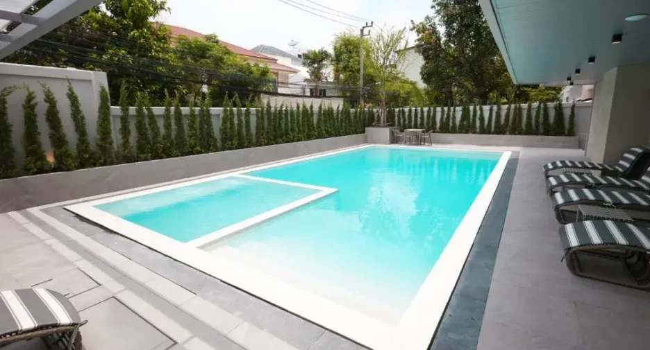 For rent 3 bedrooms condo in Watthana, Bangkok