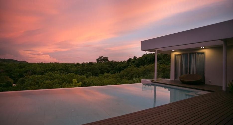 For sale 4 bedrooms villa in Thalang, Phuket