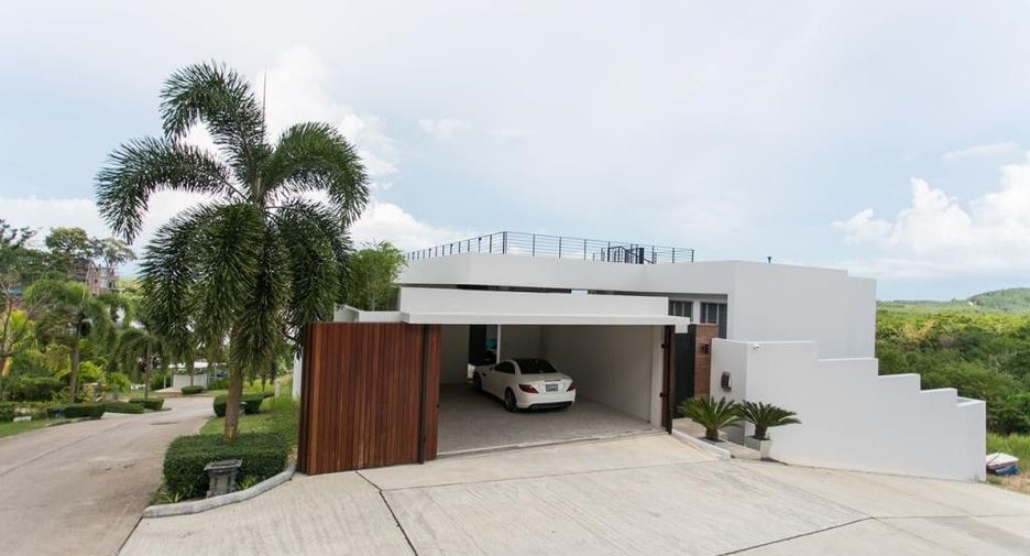 For sale 4 bedrooms villa in Thalang, Phuket
