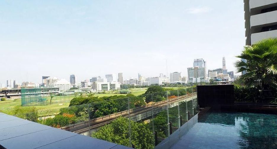 For rent 3 bedrooms condo in Pathum Wan, Bangkok