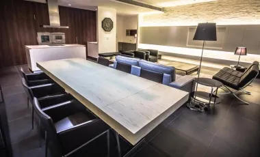 For rent 3 bedrooms condo in Pathum Wan, Bangkok
