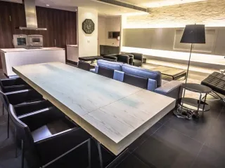 For rent 3 bedrooms condo in Pathum Wan, Bangkok