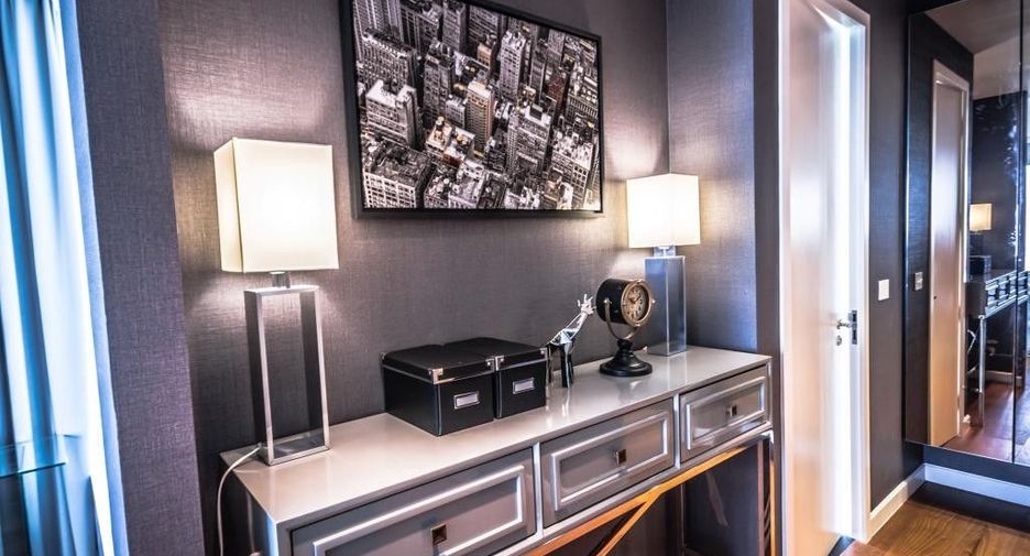 For rent 3 bedrooms condo in Pathum Wan, Bangkok